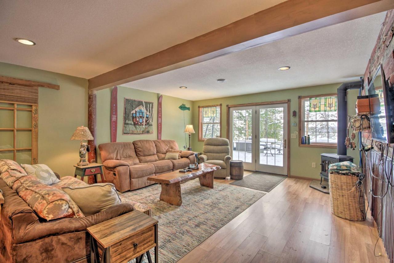 Lakefront Deer River Apt With Dock, Fire Pit And Patio Esterno foto
