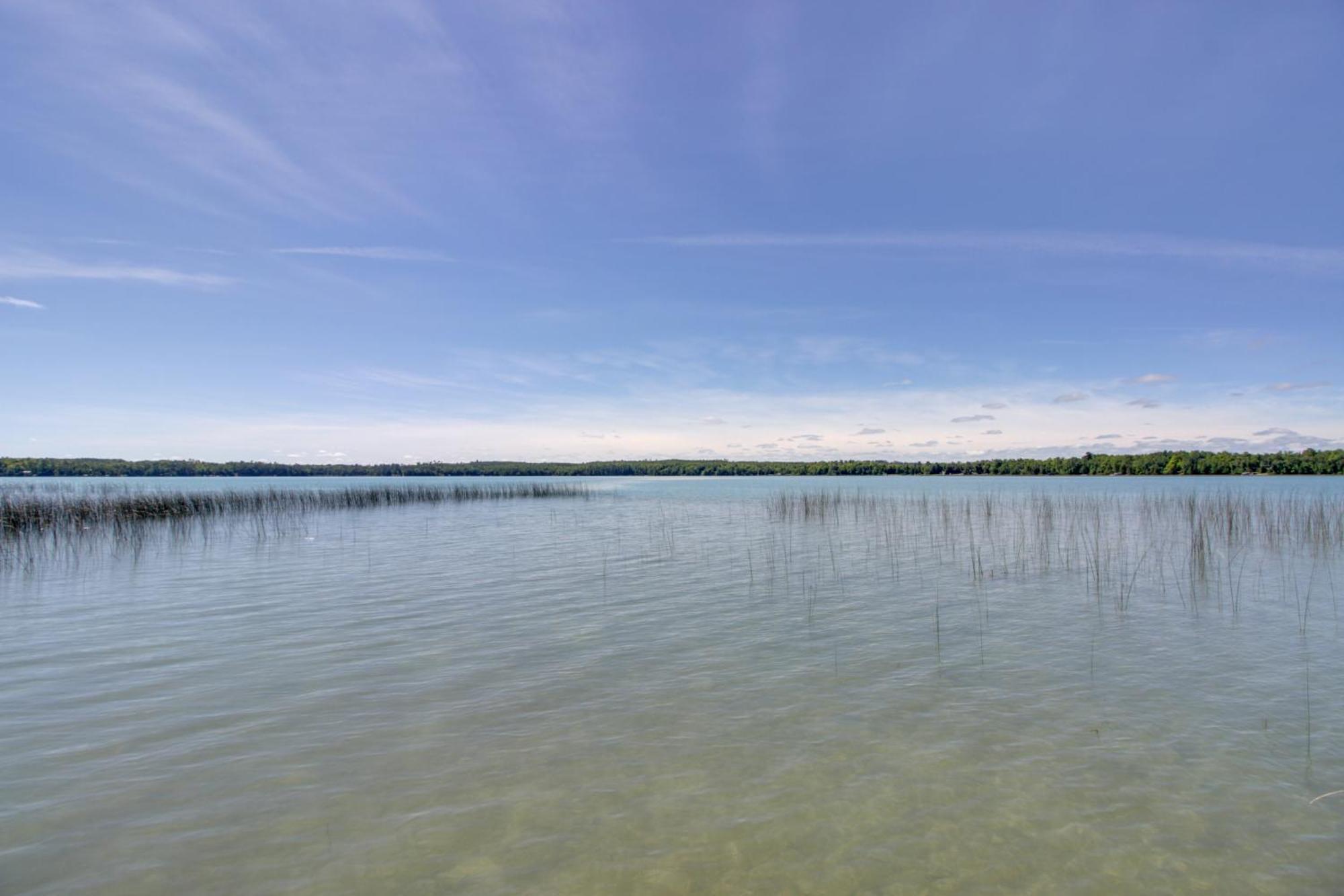 Lakefront Deer River Apt With Dock, Fire Pit And Patio Esterno foto